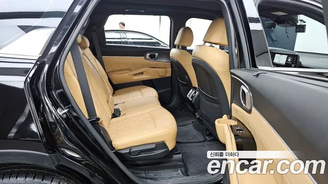 Kia Sorento 2023 — фото 12