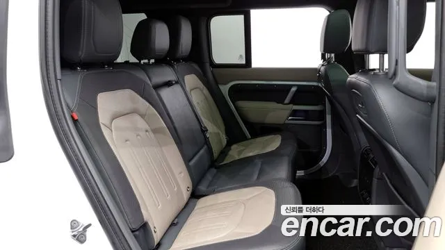 Land Rover Defender 2022 — фото 12