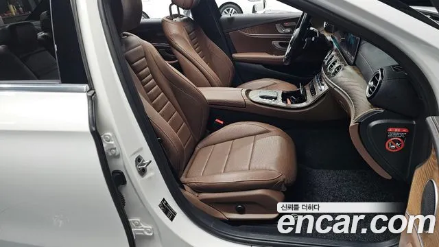 Mercedes-Benz E-Class 2021 — фото 10