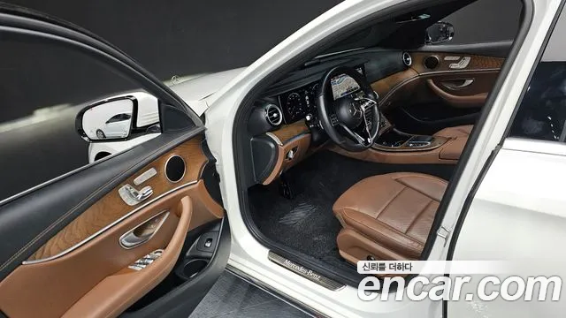 Mercedes-Benz E-Class 2021 — фото 11