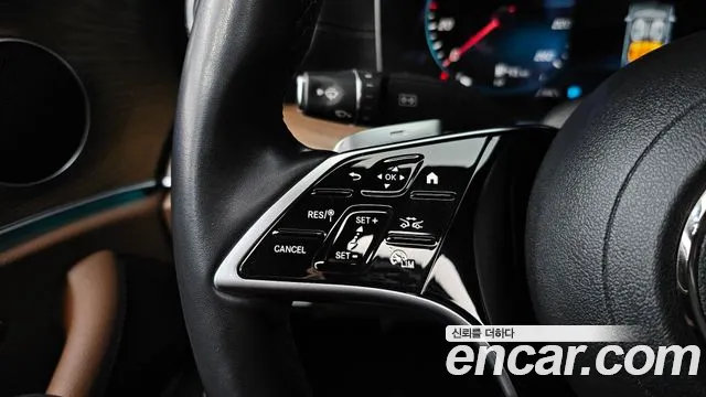 Mercedes-Benz E-Class 2021 — фото 14