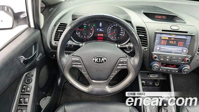 Kia K3 2014 — фото 13