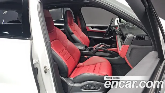 Porsche Cayenne 2024 — фото 10