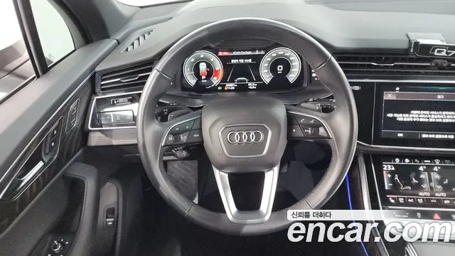 Audi Q7 2021 — фото 13