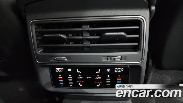 Audi Q7 2021 — фото 19