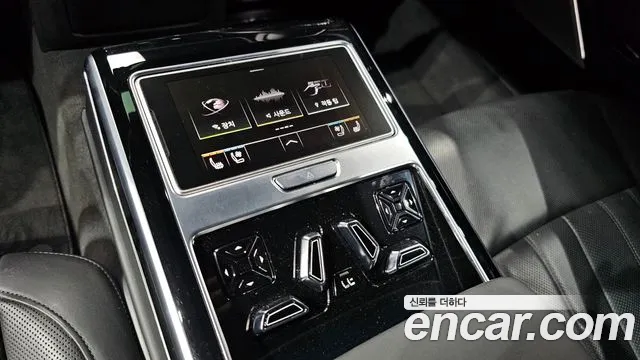 Audi A8 2020 — фото 18