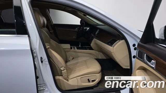 Genesis G80 2017 — фото 11