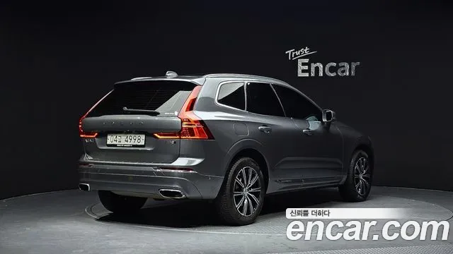 Volvo XC60 2019 — фото 2