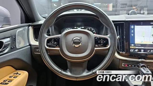 Volvo XC60 2019 — фото 13