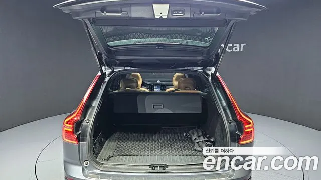 Volvo XC60 2019 — фото 20