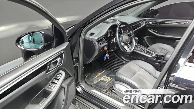 Porsche Macan 2015 — фото 12