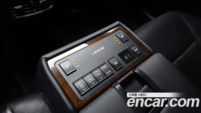 Lexus ES 2015 — фото 18