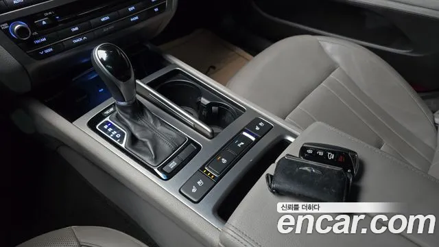 Hyundai Genesis 2015 — фото 9