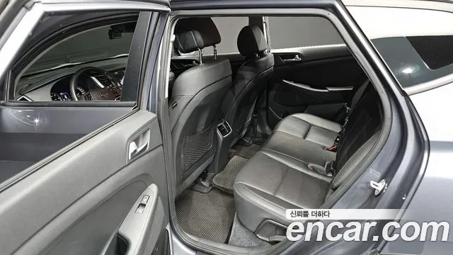 Hyundai Tucson 2017 — фото 11