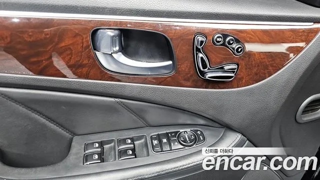 Hyundai Equus 2014 — фото 12