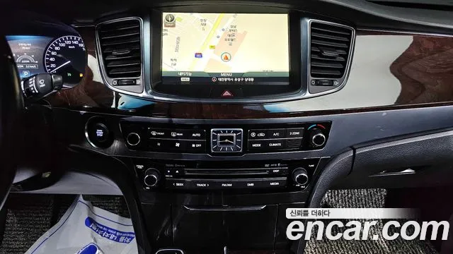 Hyundai Equus 2014 — фото 17