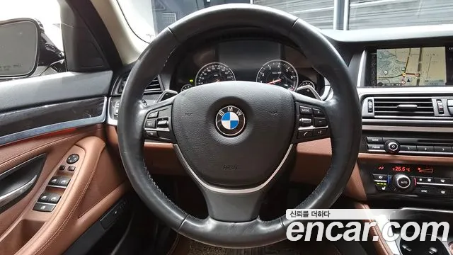 BMW 5-Series 2016 — фото 13