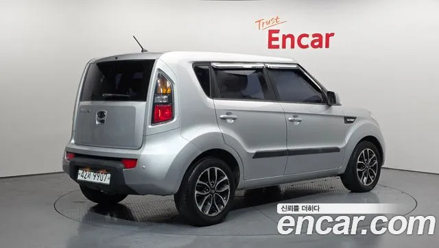 Kia Soul 2011 — фото 2