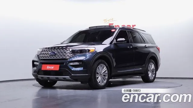 Ford Explorer 2022 — фото 1