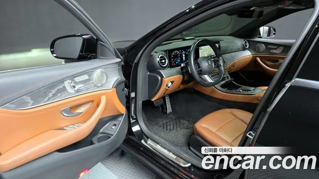 Mercedes-Benz E-Class 2021 — фото 10