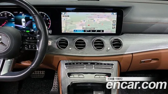 Mercedes-Benz E-Class 2021 — фото 14