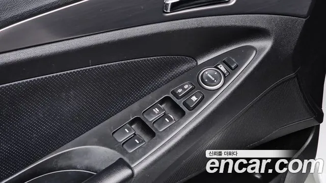 Hyundai Sonata 2012 — фото 17