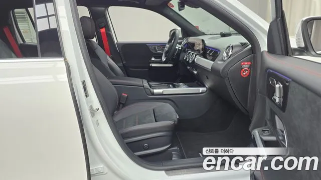 Mercedes-Benz GLB-Class 2025 — фото 11