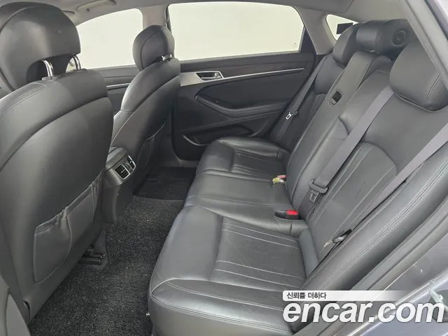 Hyundai Genesis 2016 — фото 16