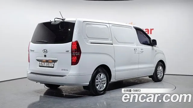 Hyundai Starex 2017 — фото 2