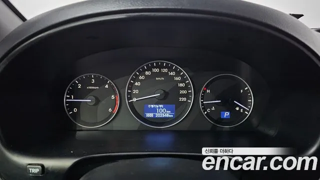 Hyundai Starex 2017 — фото 8