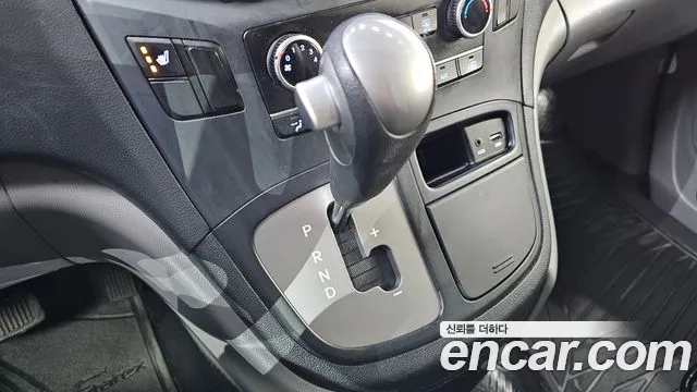 Hyundai Starex 2017 — фото 9