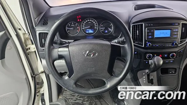 Hyundai Starex 2017 — фото 13