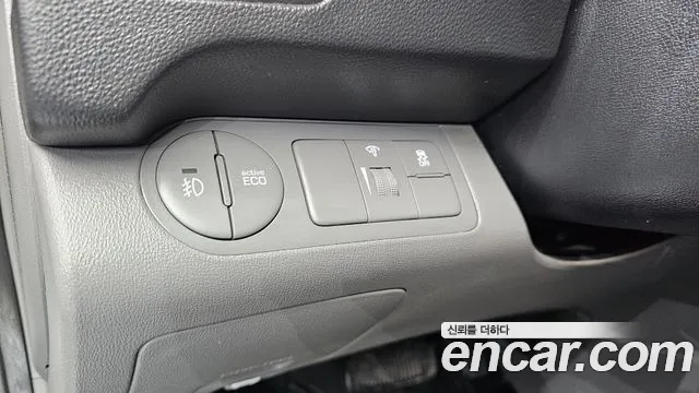 Hyundai Starex 2017 — фото 15
