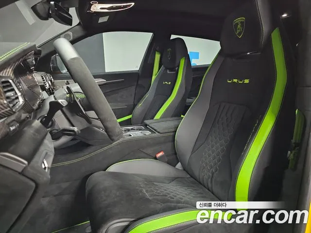 Lamborghini Urus 2024 — фото 10