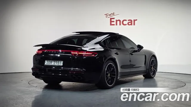 Porsche Panamera 2019 — фото 2