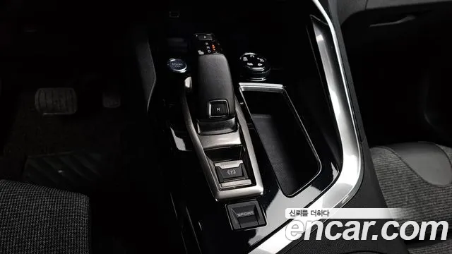 Peugeot 3008 2019 — фото 9