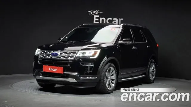 Ford Explorer 2018 — фото 1