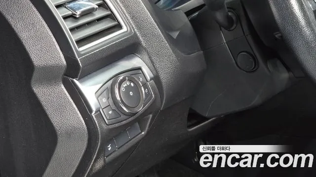 Ford Explorer 2018 — фото 17