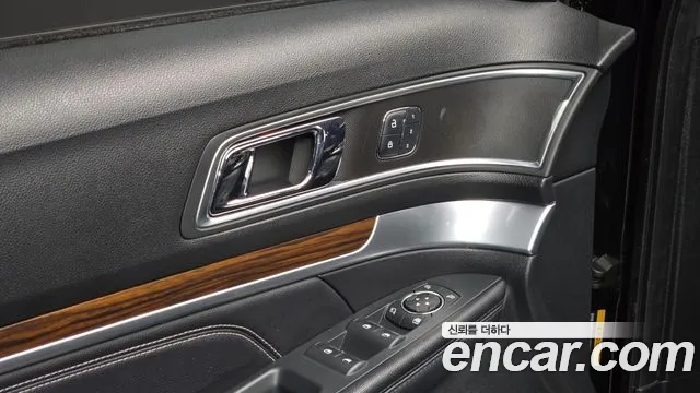Ford Explorer 2018 — фото 18