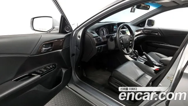 Honda Accord 2016 — фото 10