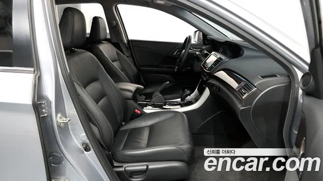 Honda Accord 2016 — фото 11