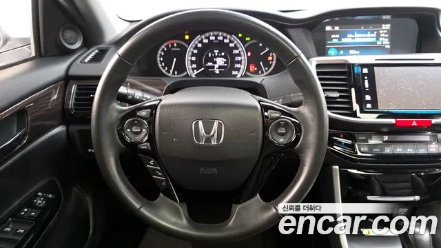 Honda Accord 2016 — фото 13