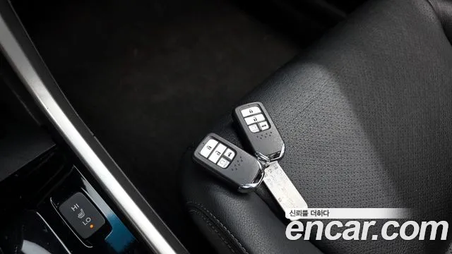 Honda Accord 2016 — фото 19