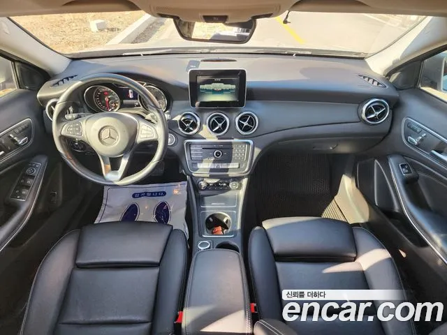 Mercedes-Benz GLA-Class 2018 — фото 11