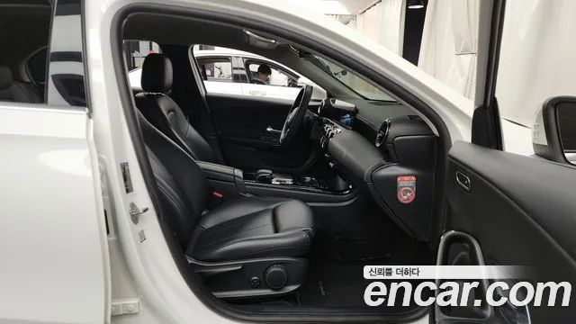 Mercedes-Benz A-Class 2020 — фото 11