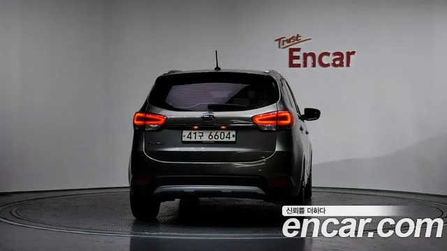 Kia Carens 2017 — фото 4