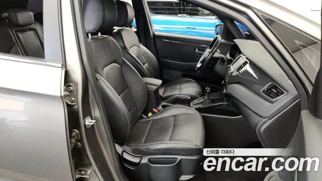 Kia Carens 2017 — фото 11