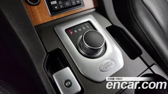 Land Rover Discovery 2015 — фото 9
