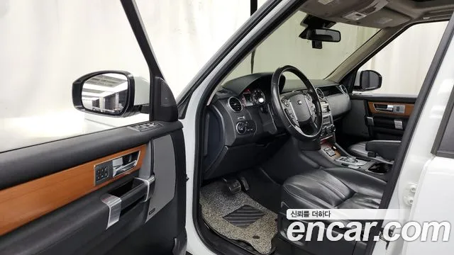 Land Rover Discovery 2015 — фото 10