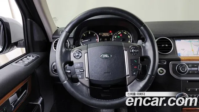 Land Rover Discovery 2015 — фото 13